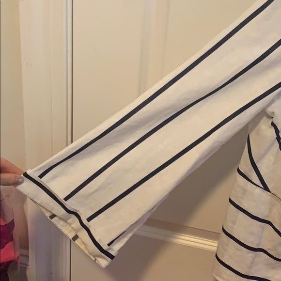 Zara XS bell sleeve linen shirt - Picture 4 of 5